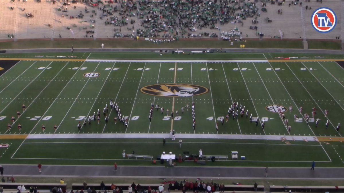 Tigervidnetwork's tweet photo. Great job by the @LamarDistrict marching Tigers at the half. https://t.co/zp0vGIYYUX