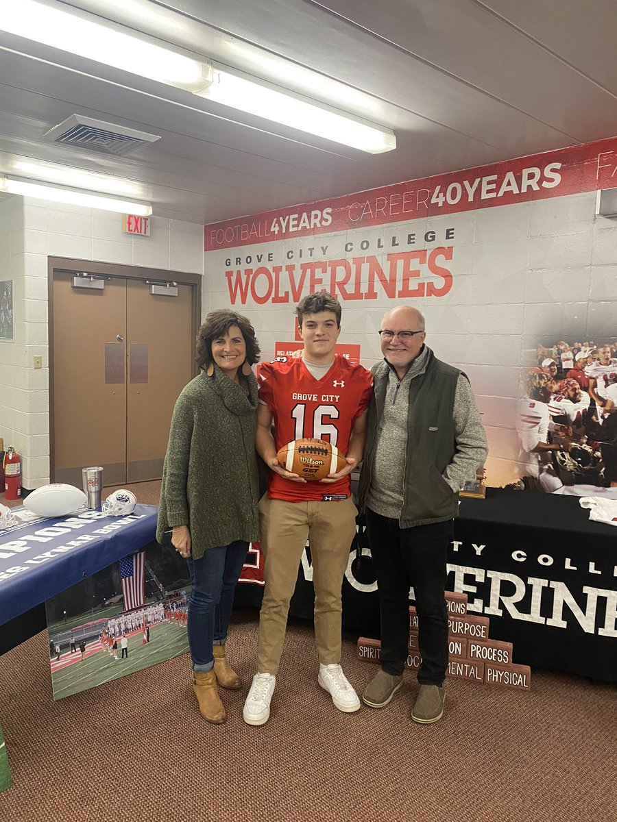 AsaMoser's tweet photo. I would just like to thank @GCC_FB for the opportunity to visit their school and learn about their football program. I would also like to thank @CoachBBrest @CoachDiDonato @CoachGMatthews For their interest #VisionProcessLove https://t.co/j2AORw5XZa