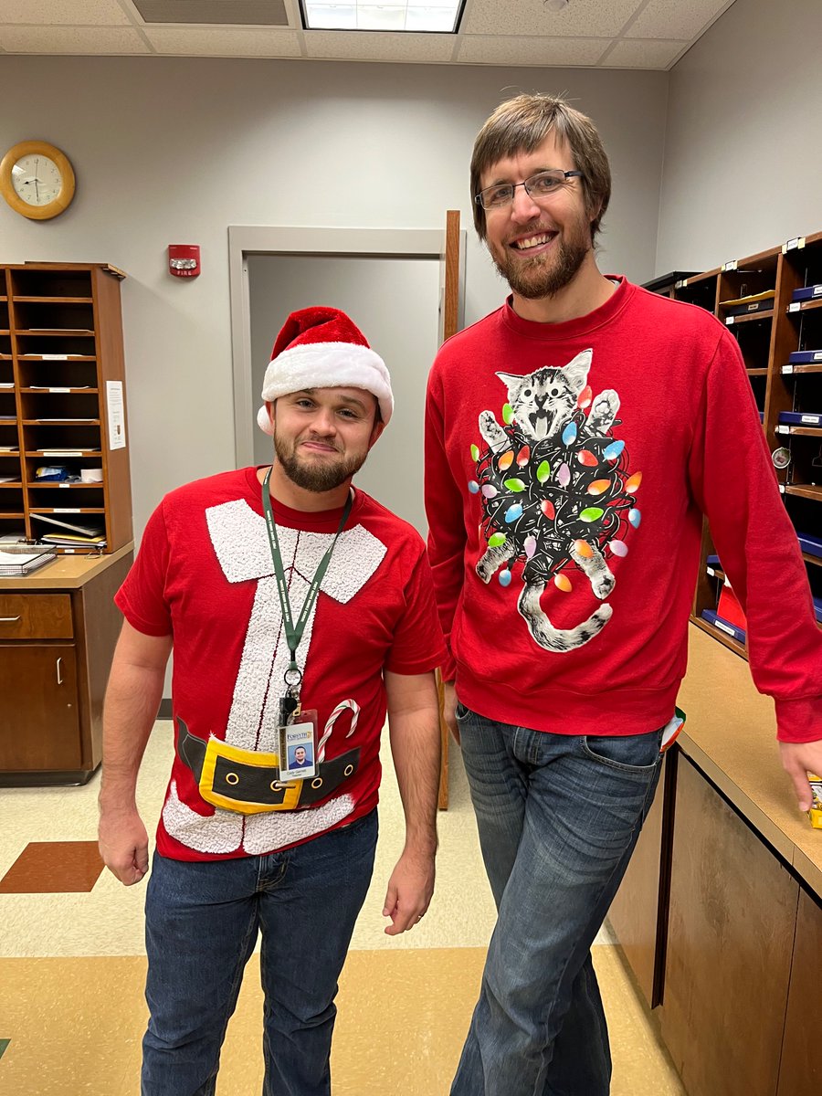 tamekaosabutey's tweet photo. Today was winter character day and our faculty, staff, and students showed out!! βοΈππ€Άπ§βπ
#PineyProud #fcsconnected https://t.co/Us62R8OnS6
