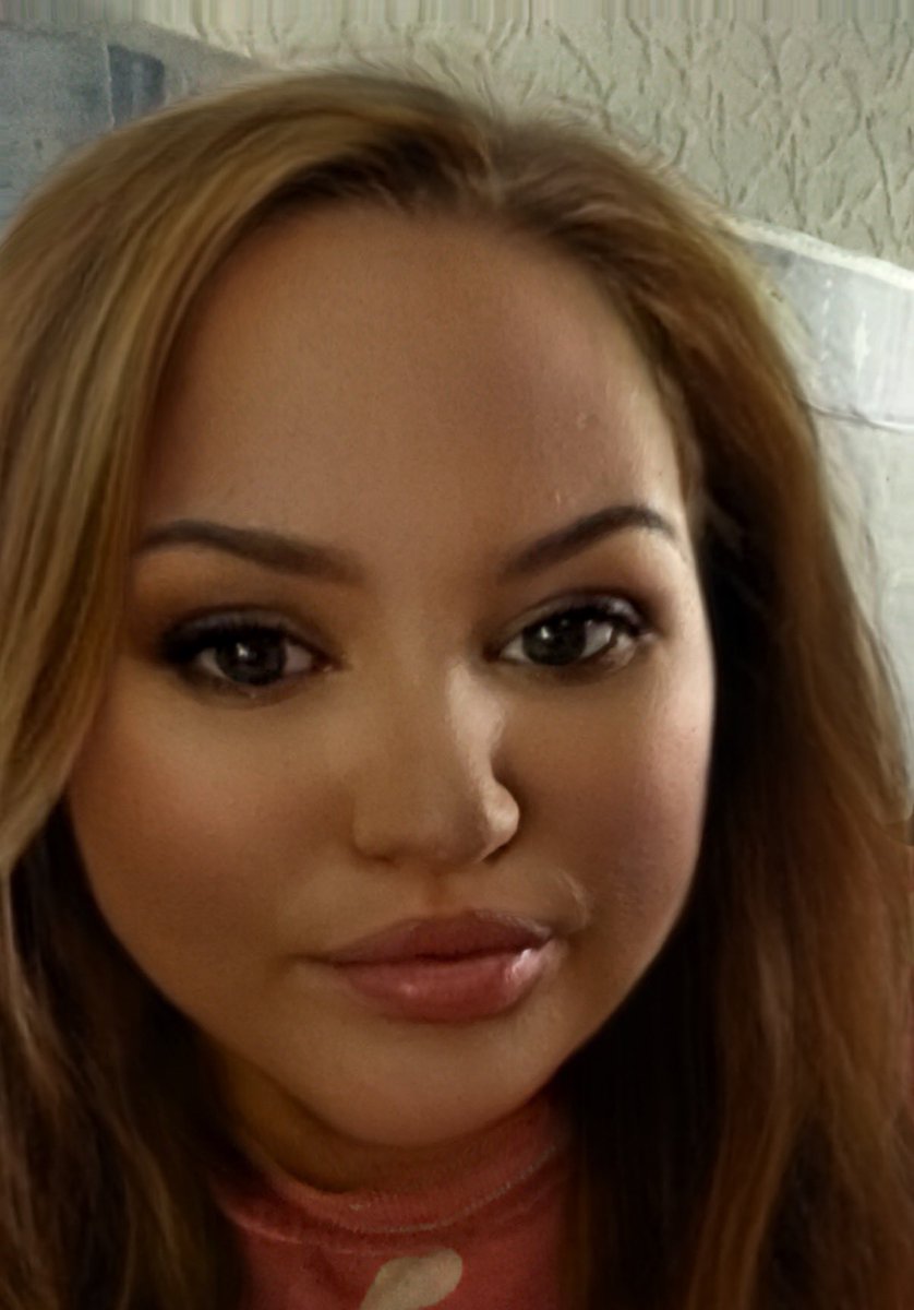 DarlingDee15's tweet photo. I’m tipsy 

Dm me with your wallet open ready for me to drain 

• not real me it’s a filter you dumb ass •

#findom #catfishsub #catfishfetish https://t.co/bwLKMUZ14A