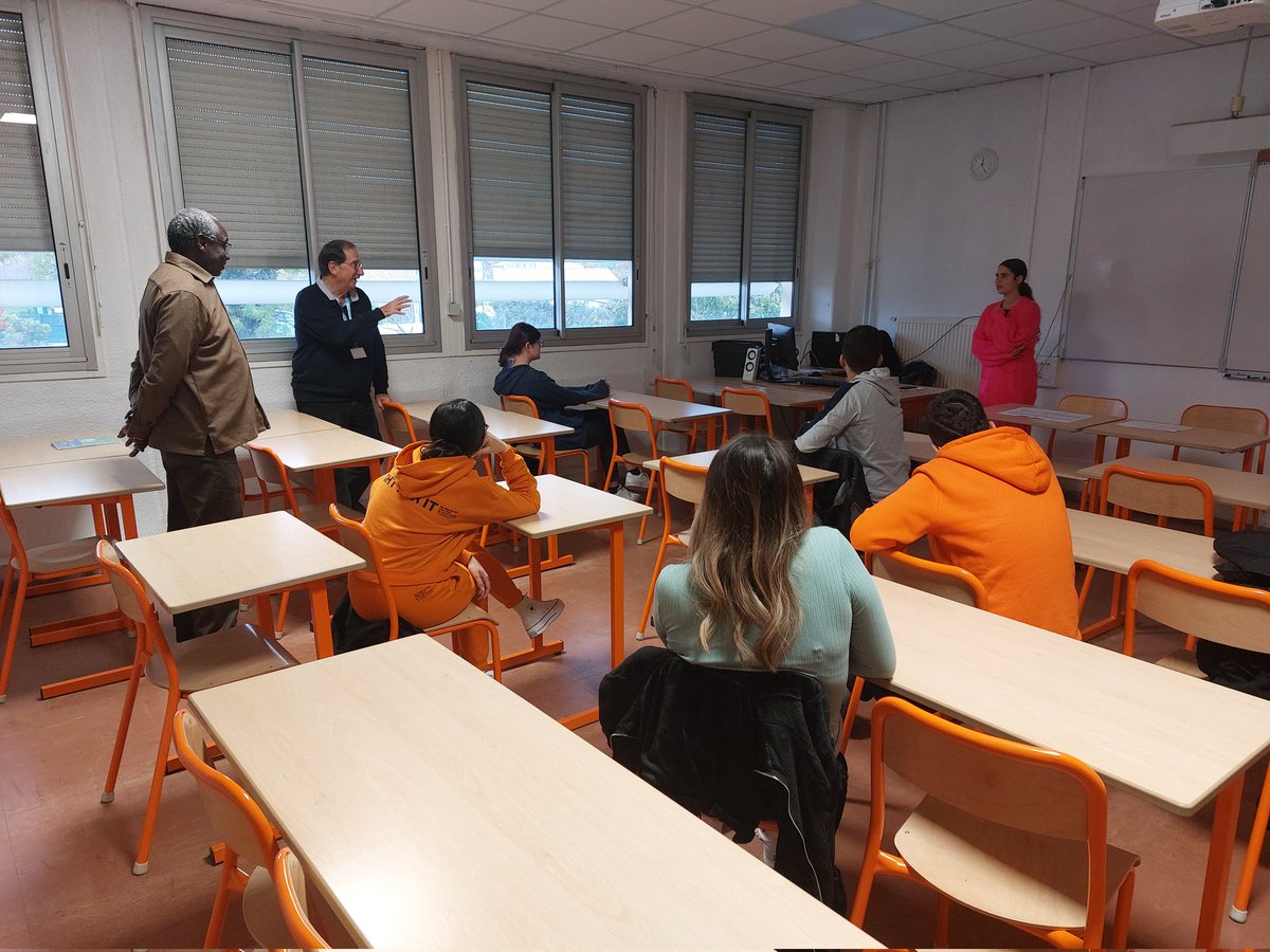 KaciDiha's tweet photo. Module de coaching Oral et Savoirs-être réussi pour nos 140 élèves de 3ème. MERCI aux professeurs,FACE Vaucluse et les 15 entreprises mobilisées. Un partenariat d'excellence et de confiance au service de la réussite des élèves.🇨🇵 @dsden84 @AcAixMarseille  @Prefet84 @FACE_Vaucluse https://t.co/IglUtJSqLA