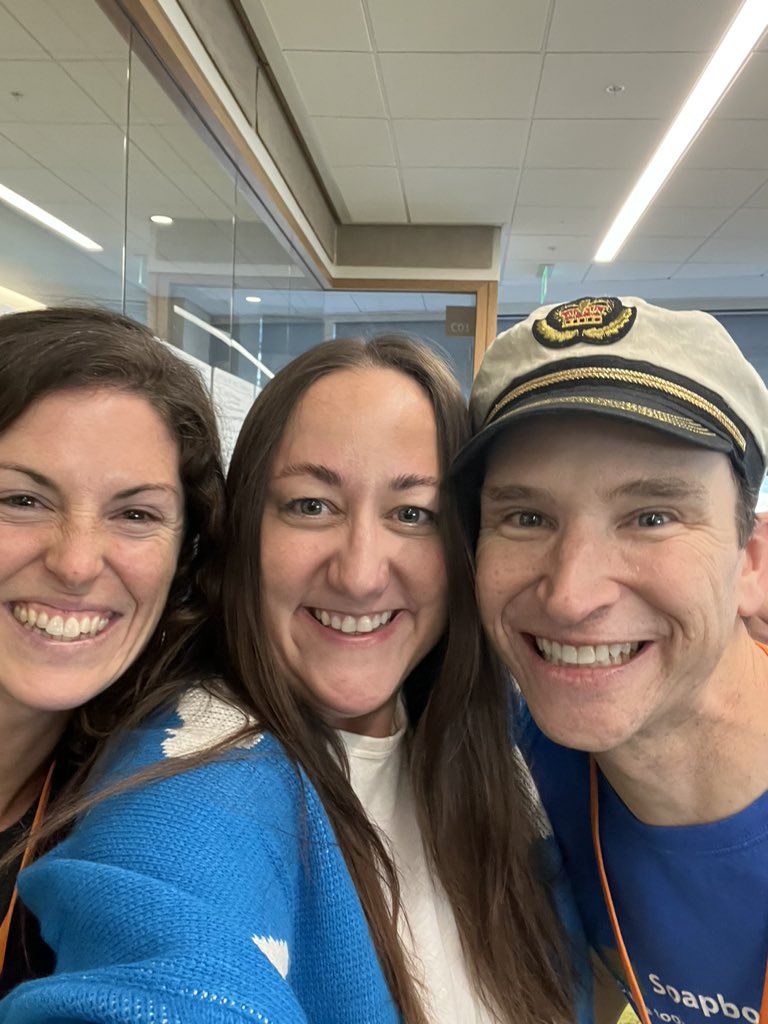 annefromthehub's tweet photo. Such a fun and inspiring #NPSPDay with @SalesforceOrg #Ohana and superstar hosts @cozimek and @katiesmcfadden ☁️ 💙 Thank you for everything you do for the community! https://t.co/90iQKmkxvG