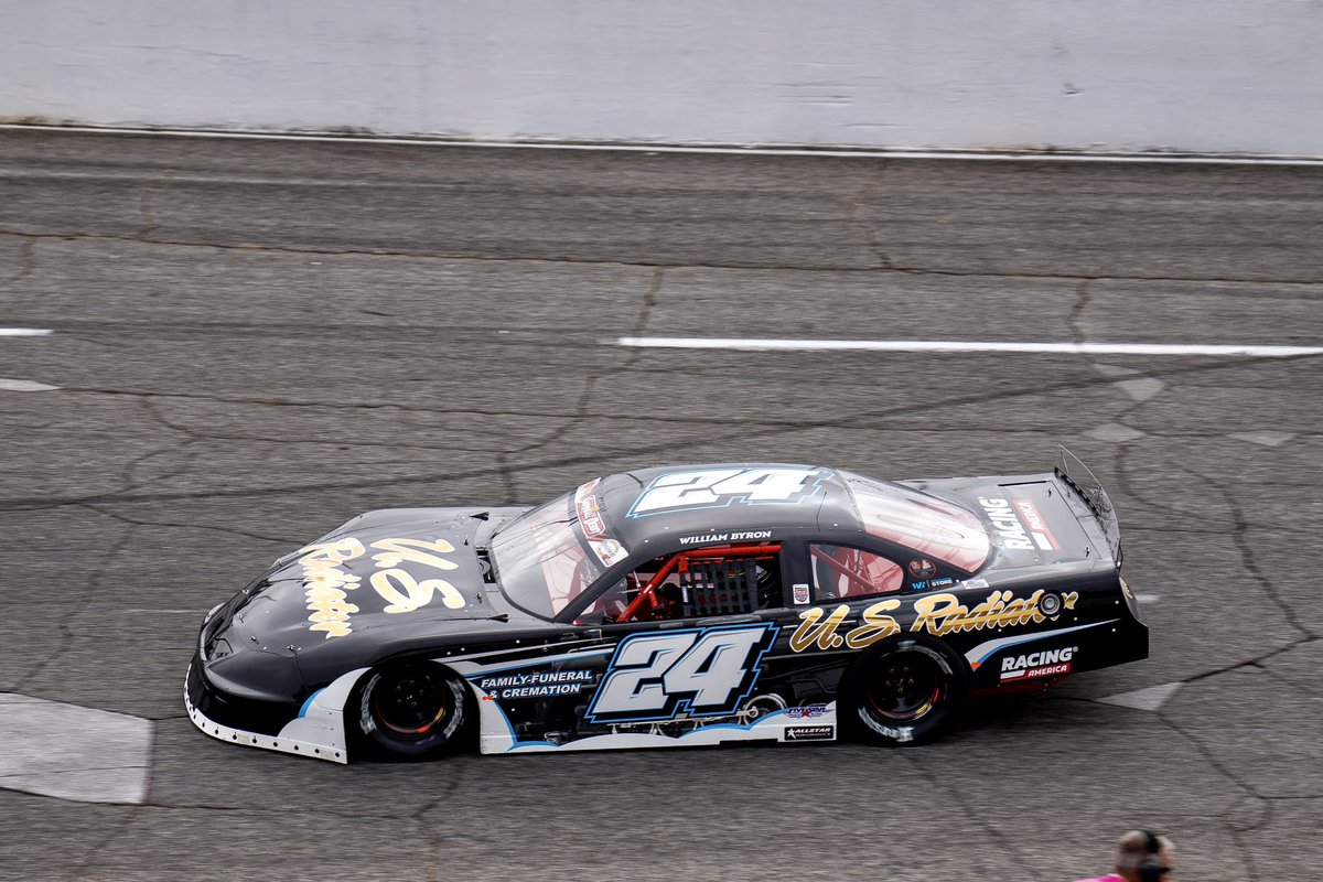 I’ve got some codes to give away to watch the Snowball Derby, courtesy of <a href="/RacingAmerica/">Racing America</a>. 👀

Like and drop a reply for a chance to win.