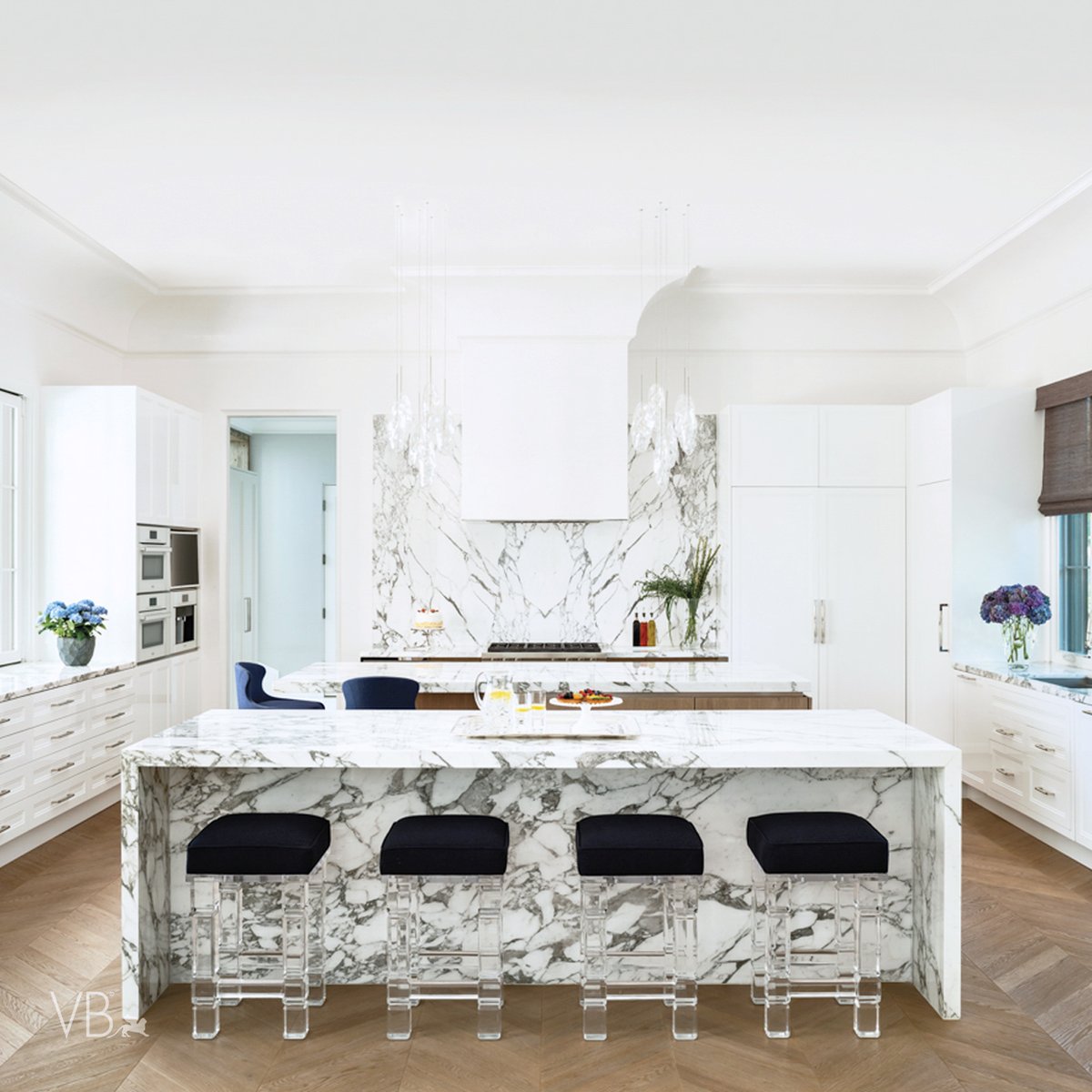 venetobath's tweet photo. Carrera marble and white granite are two of the most popular countertop materials. Both are durable natural stones that create beautiful and elegant kitchen countertops. When it comes to availability, marble is rarer than granite and therefore more expensive.

#VenetoBath #marble https://t.co/2OCaAmXPuI