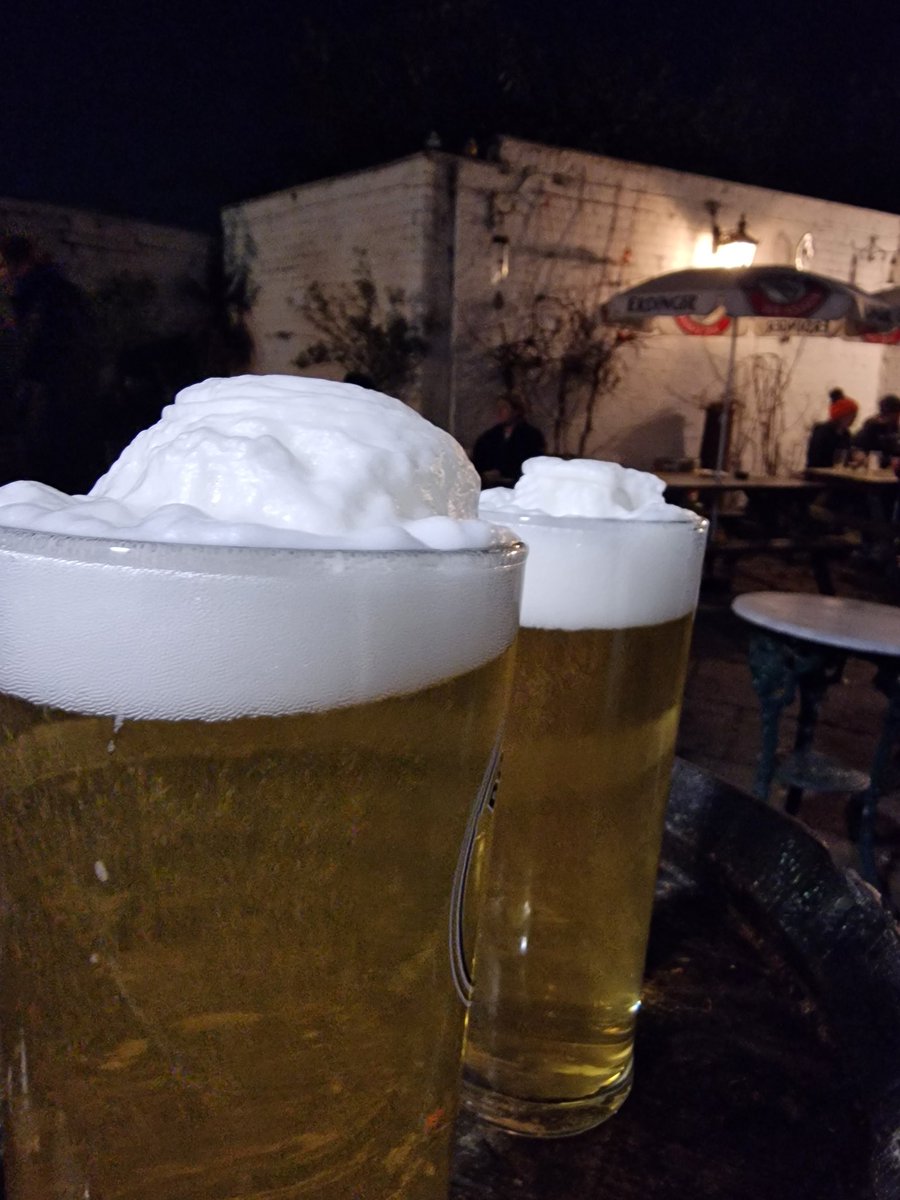 thornbridgefay's tweet photo. Biiiiigggggh foam second time in a week! @DonzokoBeer #shakespears #sheffieldissuper https://t.co/K1Dgn0FAXK