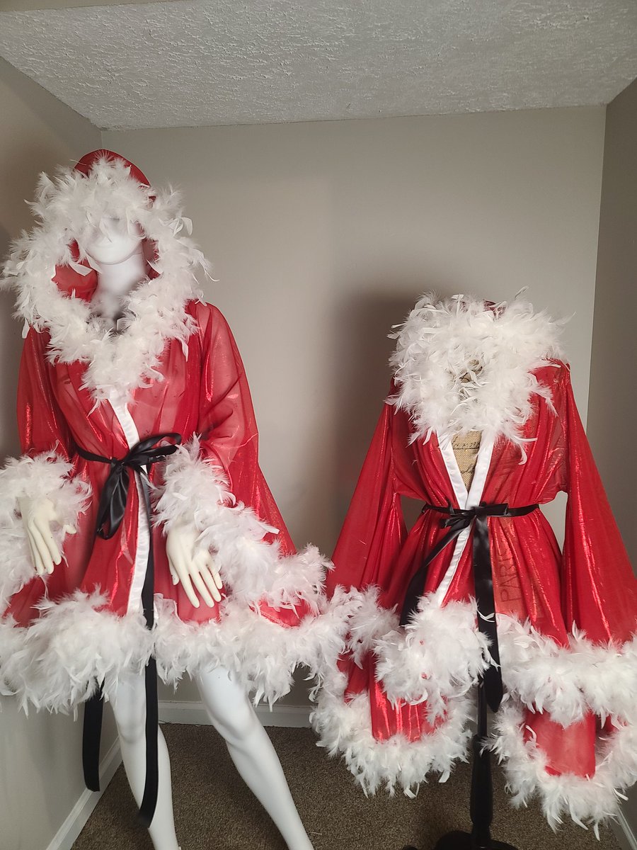GeeknBoujique's tweet photo. Last raffle of 2022!!! A DOUBLE BANGER FOR THE HOLIDAYS
Two winners will be announced on the 20th! One robe has a hoodie and the other has a matching Santa hat!
https://t.co/tWn8pQLLrE
#holidayseason #santalife #santarobe https://t.co/LG3JWB8psA
