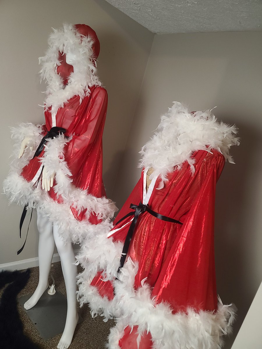 GeeknBoujique's tweet photo. Last raffle of 2022!!! A DOUBLE BANGER FOR THE HOLIDAYS
Two winners will be announced on the 20th! One robe has a hoodie and the other has a matching Santa hat!
https://t.co/tWn8pQLLrE
#holidayseason #santalife #santarobe https://t.co/LG3JWB8psA