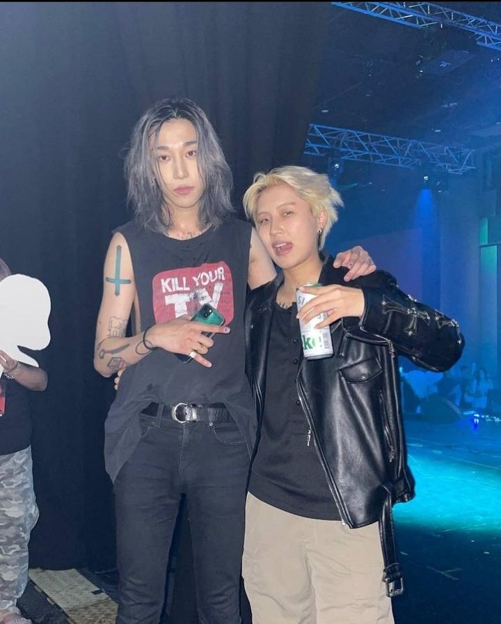 KarinaF26984093's tweet photo. #LØREN #lorenisalone #djboid #cawlr #Singapore #takeabyte #leeseungjoo https://t.co/vFfnaYHoly