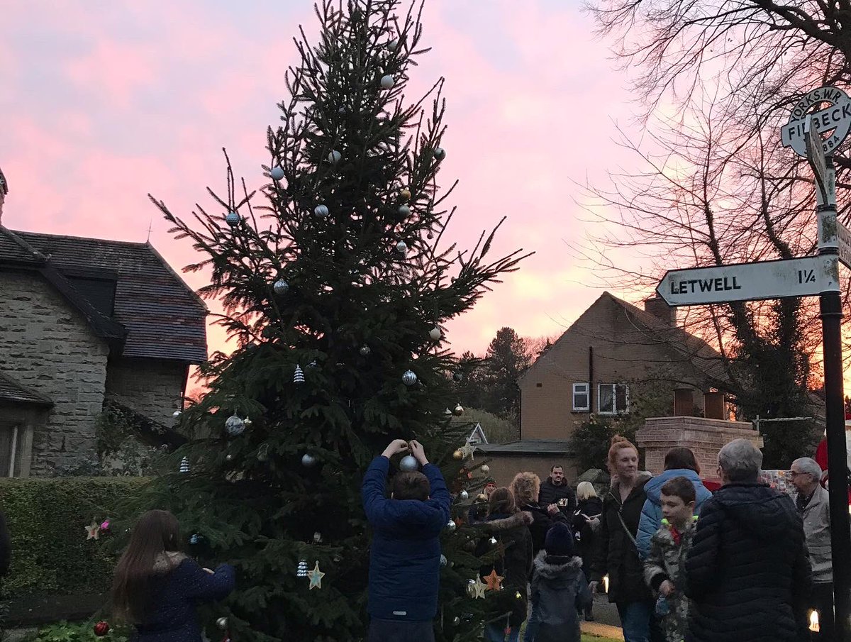FirbeckPC's tweet photo. A few shots from last weekend’s Christmas light switch on in Firbeck #CountdowntoChristmas #ChristmasinFirbeck https://t.co/w8ubYXi5uK