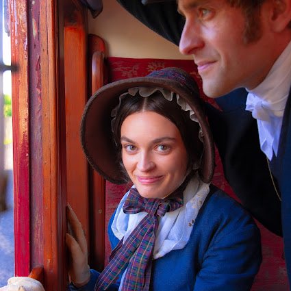 Film Updates on Twitter: "Emma Mackey and Oliver Jackson-Cohen on the