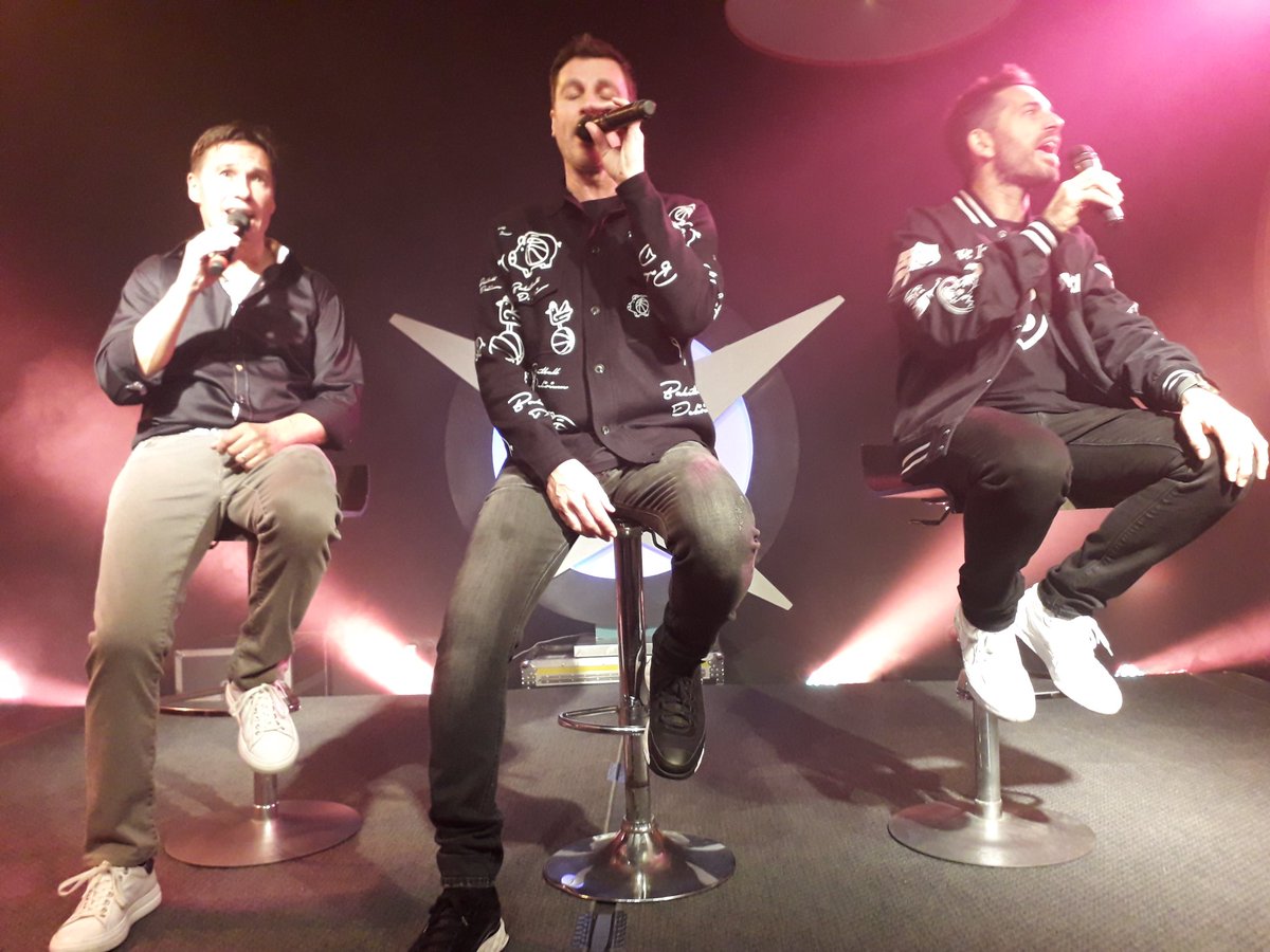 ViviFromFrance's tweet photo. .LAST WEEK 🤩 #PrivateShowcase 
We were living an amazing #WA night together in Paris...
OMG...I miss you so much already &amp; it's just 1 week without you 😅

Thanks again for your passion, energy, talent &amp; kindness! 🥰
I hope you're preparing for us a lot of shows for 2023... 🙏🏻❤ https://t.co/INQgkQxp71