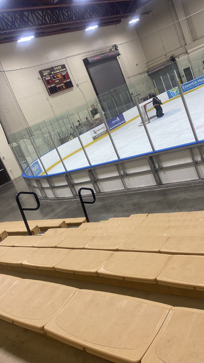 1st period and already 4-0🤣. Ggs