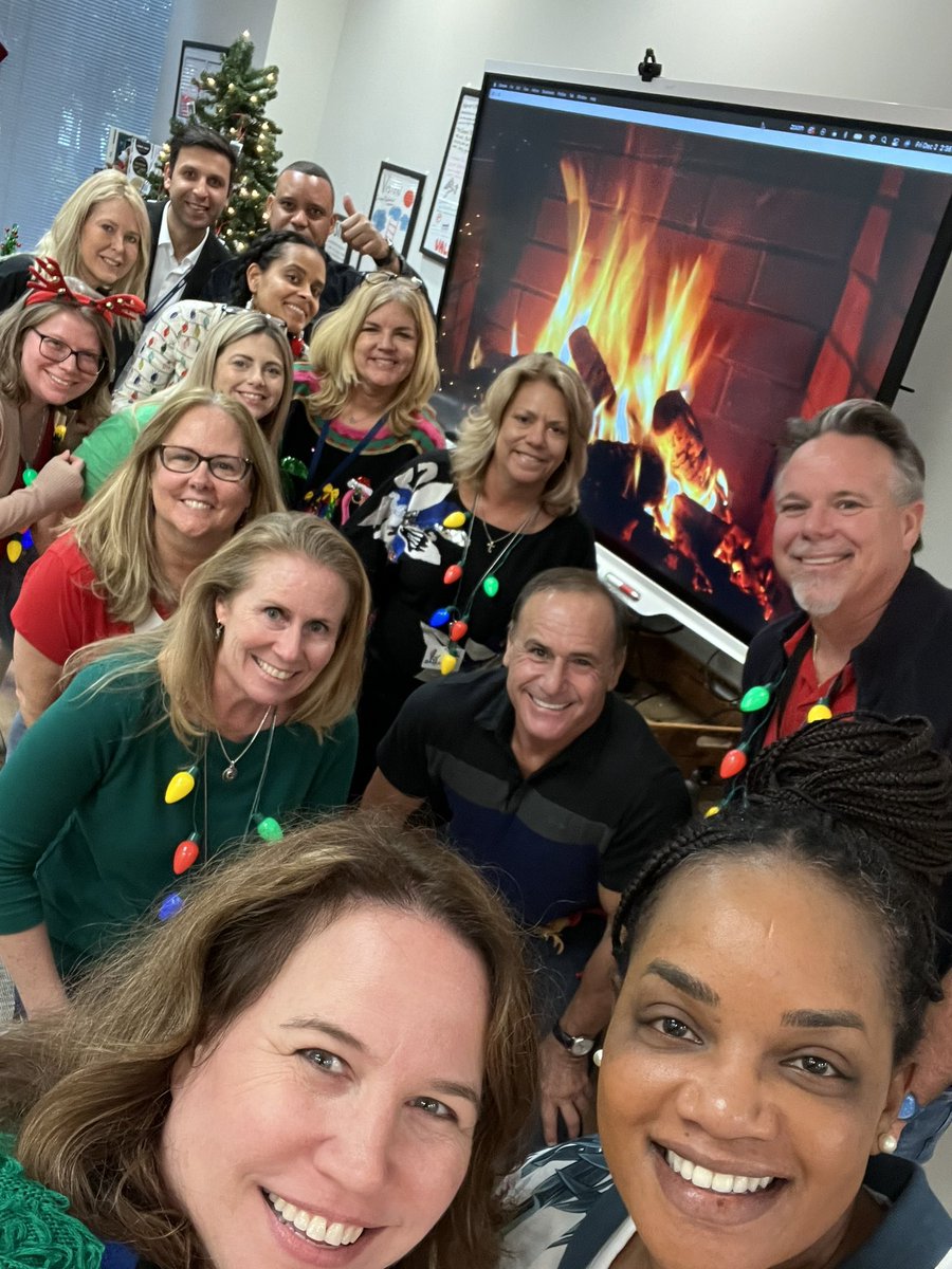 🎄⛄️🎅Oh what fun it was to kick off the holidays @ the NEI #holidayparty today. #festiveandfun ❄️ @Sherry_Ann_ @RichardPageNEI