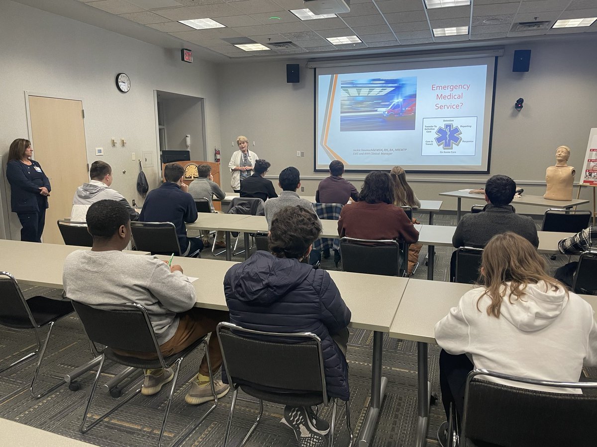 susiharb's tweet photo. ⁦@HS_Strongsville⁩ Career Exploration Program students had a great day at Southwest General learning about various career opportunities, interacting w/staff, participating in demonstrations, and touring the  laboratory ⁦ https://t.co/JF50jgcOjH