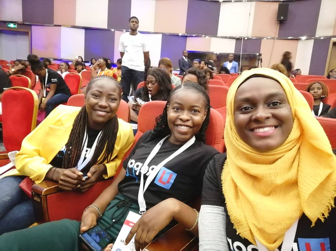 lusala_esther's tweet image. Ravie de vous avoir connues
@MarieLucienn2_0
@MariamaAbdou14
@adamadiallodk93
@BKuenji
@mariamtra
@ItokoOracle
@Divineela2
@PontshiMamitsho
Merci à :
@UNICEFDRC 
@ureport_rdc 
@UReportGlobal 
@SophieChavanel 
@MariePierre_P. D'avoir rendu ce forum possible