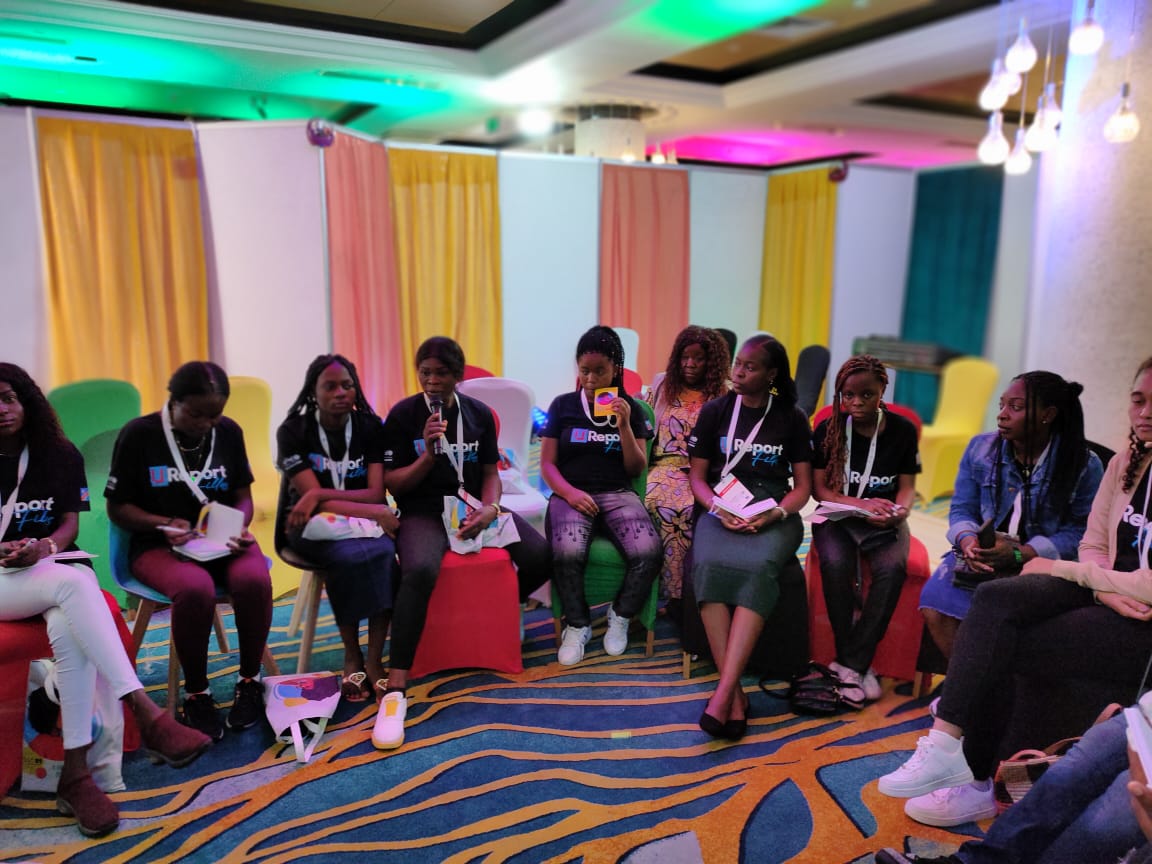 lusala_esther's tweet image. Ravie de vous avoir connues
@MarieLucienn2_0
@MariamaAbdou14
@adamadiallodk93
@BKuenji
@mariamtra
@ItokoOracle
@Divineela2
@PontshiMamitsho
Merci à :
@UNICEFDRC 
@ureport_rdc 
@UReportGlobal 
@SophieChavanel 
@MariePierre_P. D'avoir rendu ce forum possible