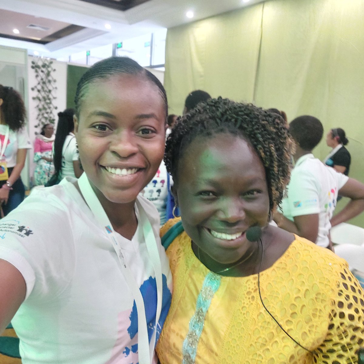 lusala_esther's tweet image. Ravie de vous avoir connues
@MarieLucienn2_0
@MariamaAbdou14
@adamadiallodk93
@BKuenji
@mariamtra
@ItokoOracle
@Divineela2
@PontshiMamitsho
Merci à :
@UNICEFDRC 
@ureport_rdc 
@UReportGlobal 
@SophieChavanel 
@MariePierre_P. D'avoir rendu ce forum possible