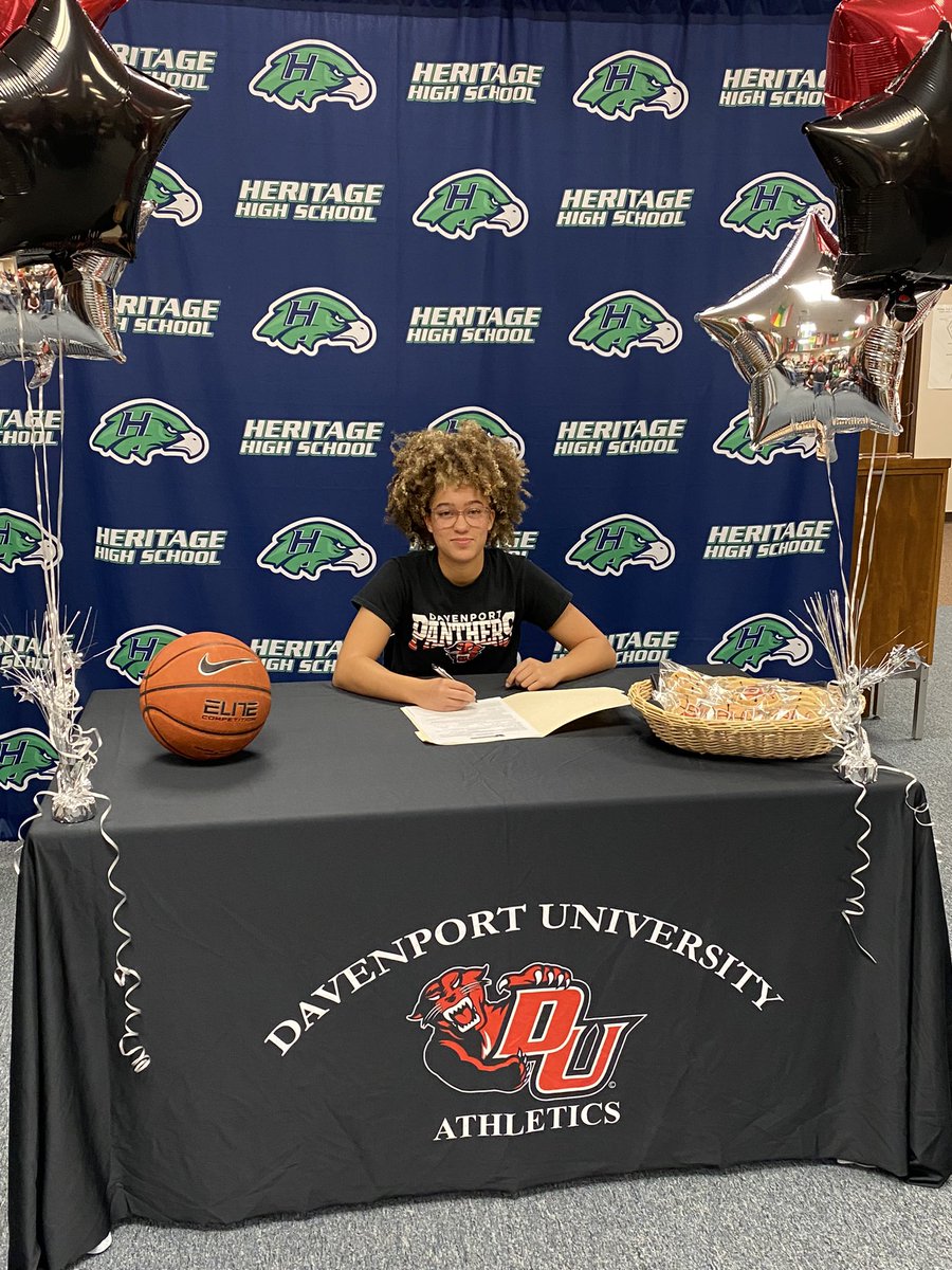 JodiLMitchel's tweet photo. It’s Official. @DU_WBB @hawks_heritage @DU_CoachSanders @ZarMitchell https://t.co/4EGAjSxu85