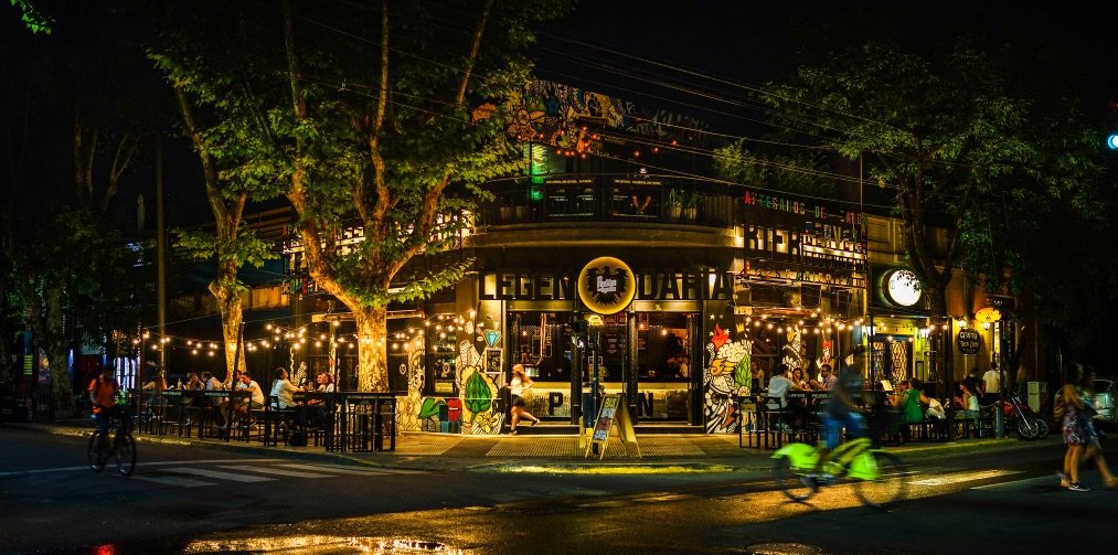 banodejs's tweet image. Si no llegaste a la meetup, nos encontramos en el after.
Estaremos en el Peñón del Águila Palermo (Honduras 5702) a las 21:30