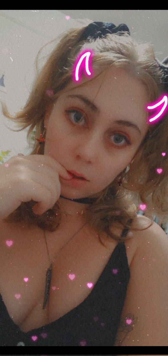 Mayhem769's tweet photo. Don't ever let me get into a relationship with someone who doesn't like nudes again because I have MISSED taking these pics and my Twitter 😭 https://t.co/sBfu6xsdTs