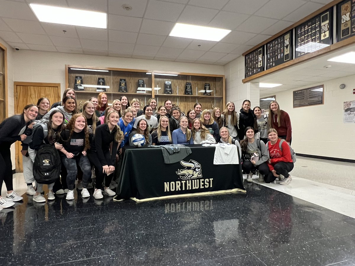 SCCBobcatVB's tweet photo. Southeast would like to congratulate Makayla Rhoads @makalarhoads, of @GINWvolleyball on making it official today!  Please help us welcome her to the Storm family!! #SCCVB #GoStorm https://t.co/XZhw5Csfqp