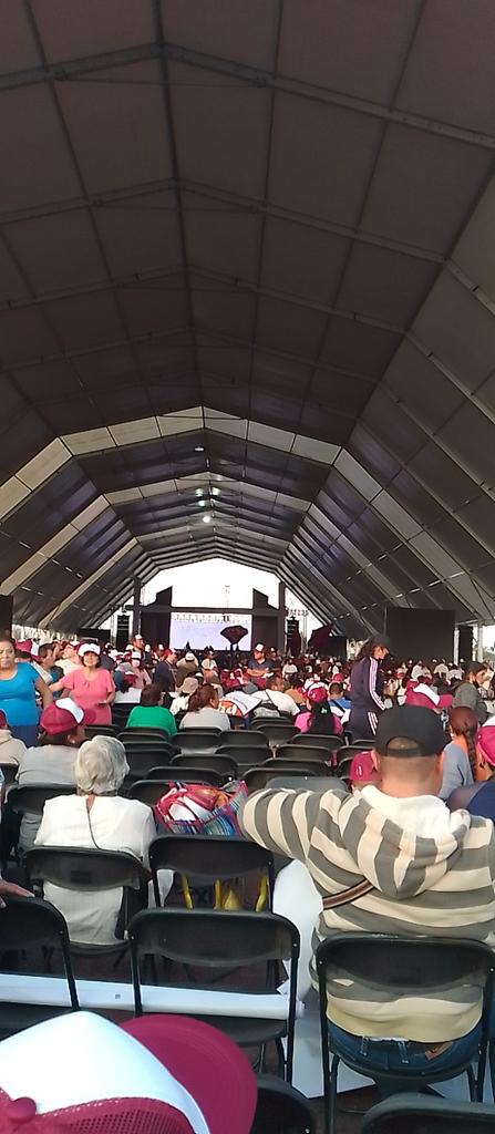 Ana_NereaV's tweet photo. @FerVilchisMx Ya salga!! Llevo aquí mucho tiempo https://t.co/eQGY12MiCz