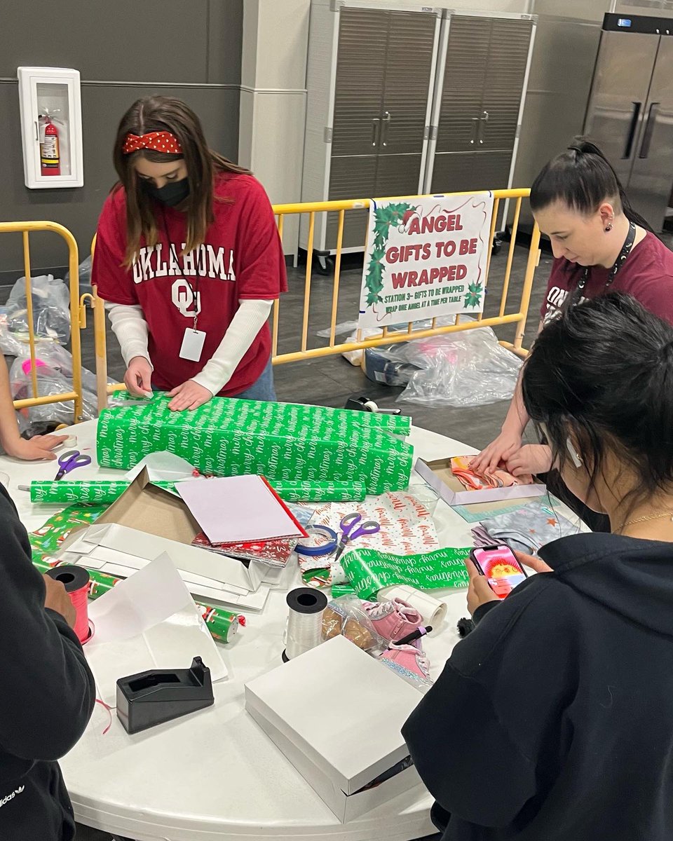 lewisvillestuco's tweet photo. Having a great time at Adopt an Angel!! You can still stop on by to help us today until 6PM! #AdoptAnAngel https://t.co/NLC1ysCALM