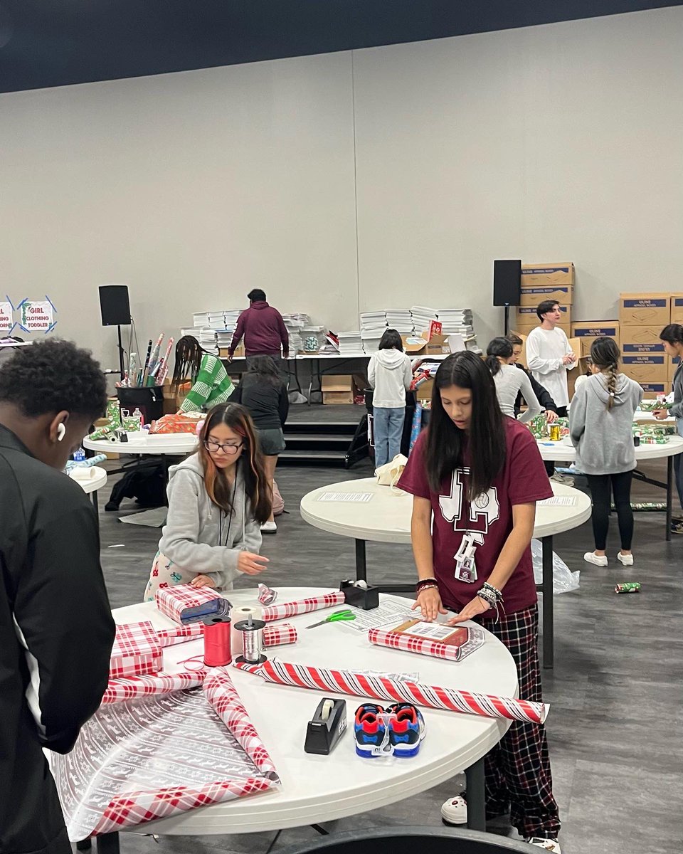 lewisvillestuco's tweet photo. Having a great time at Adopt an Angel!! You can still stop on by to help us today until 6PM! #AdoptAnAngel https://t.co/NLC1ysCALM