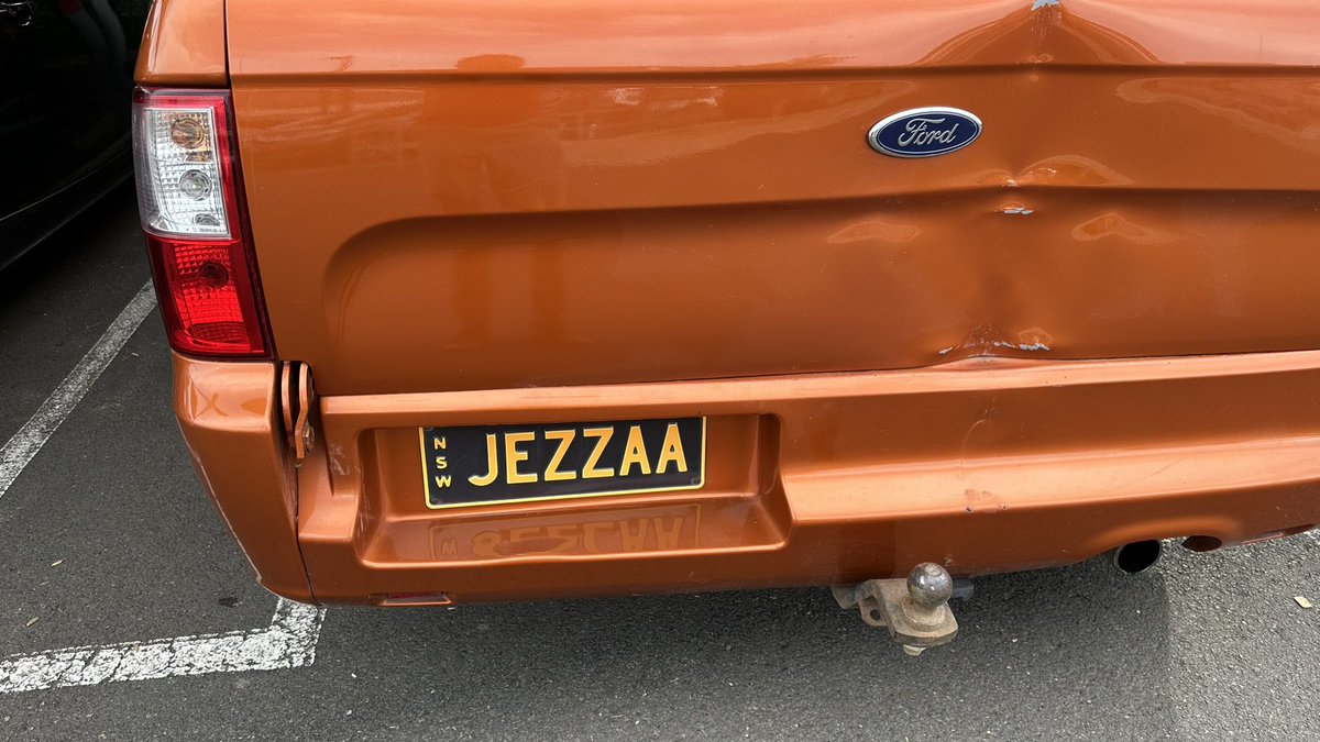 temmujin's tweet photo. @JeremyClarkson ‘s rear ended ute down under https://t.co/yACW3kDqtK