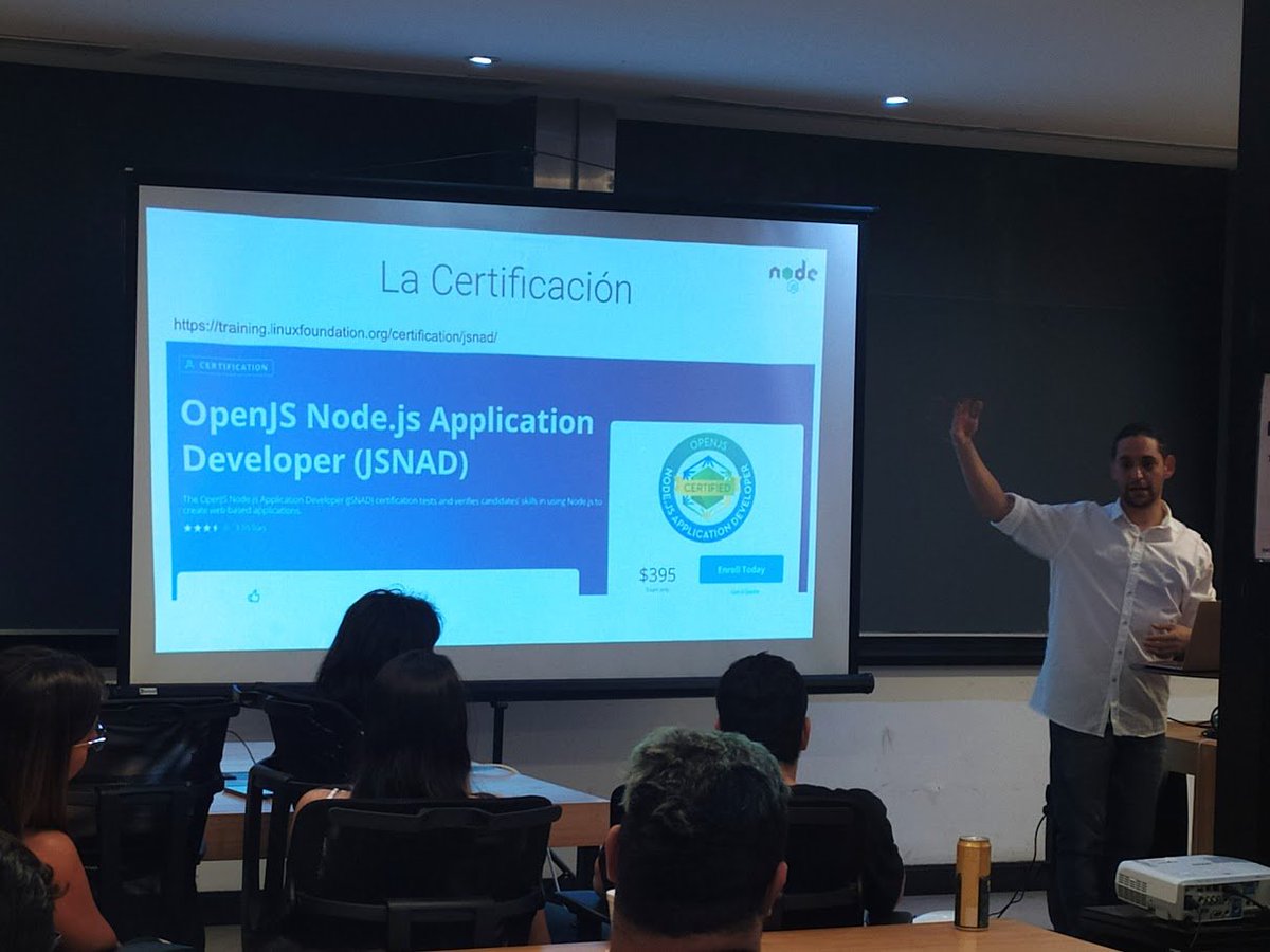 banodejs's tweet image. La certificacion se hace online y la puedes presentar hasta 12 meses luego de pagar por la cetificación, tienes la posibilidad de retomar el examen y lo apruebas con el 68% de acierto