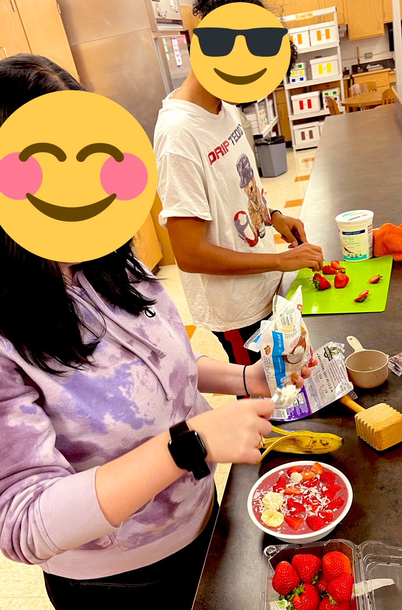 learndaley's tweet image. Açaí bowls were on the menu today. They were so delicious and healthy! #HealthyEating #research #vitamins #FoodForThought