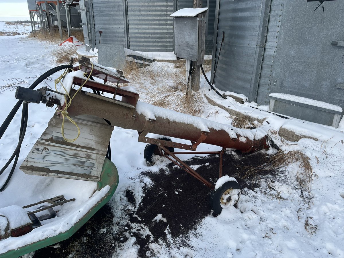 Anyway to update these early 90’s unload augers? It has 8” flighting but equivalent to 6-7” capacity since the elbow will plug up.  <a href="/shymmer33/">Warren Shymko</a> <a href="/flamangroup/">Flaman Group of Companies</a> have any solutions ? #AgTwitter