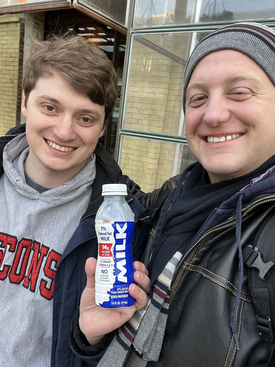 CrayTreyVids's tweet photo. Got to meet some friends from the internet today! @ChrisTheFields and @theRazbuten (not pictured) https://t.co/FzKfPZSwHA