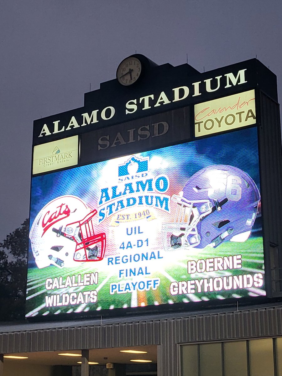 CoachJMonroe's tweet photo. Let's go Hounds!! https://t.co/XD5JeD6xRf