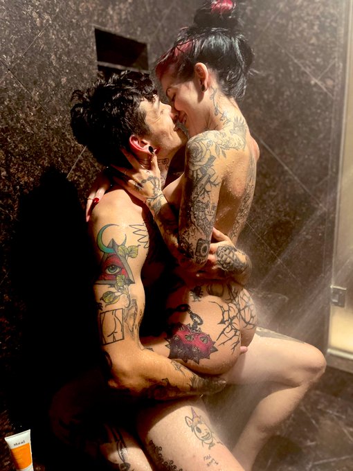 i guess u could say i&rsquo;m thriving tbh https://t.co/JRVVchQ3ur