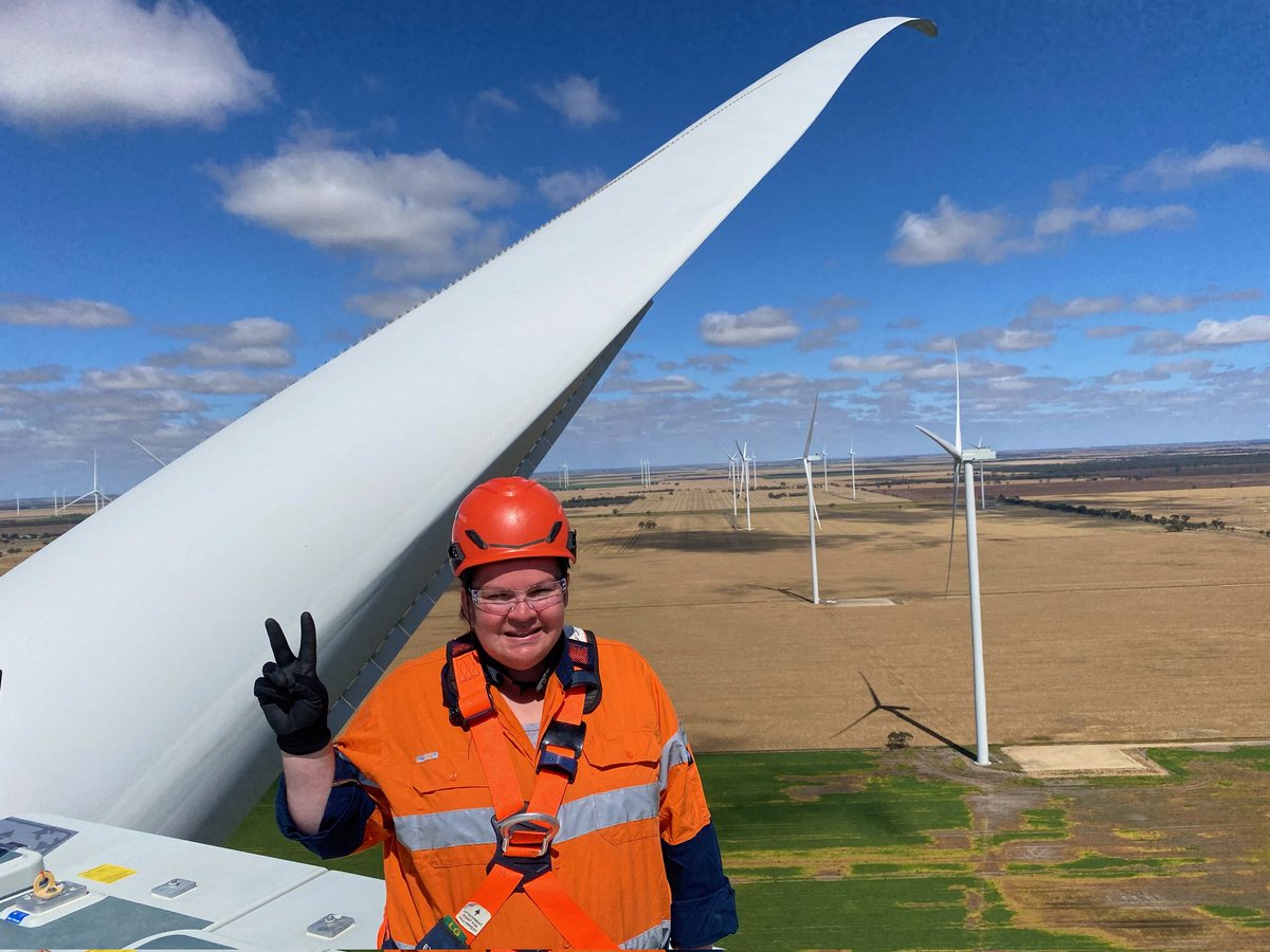 MurraWarra's tweet photo. Perks of the job. Our amazing @CaraHadzig keeps a birdseye view over the site. Who wouldn't want to work in #renewables?
@cleannrgcouncil @RESGroup @reallianceaus @abclandline https://t.co/pw9ovrdyHG