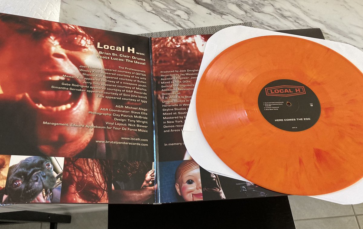 LocalH's tweet image. They DO exist!
Get ‘em from us at one of these fine dates:
12/03—@phantompower717 — Millersville, PA
12/04—@unionstage — Washington DC
12/05–@boweryballroom — NYC
12/06—@MidEastClub — Boston
12/08—@wowphilly — Philadelphia
12/09—@spaceballroom— Hamden, CT
@BrutalPanda