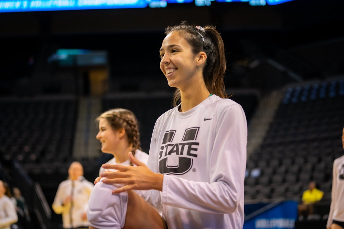 USUVolleyball's tweet photo. it's showtime ✨

#AggiesAllTheWay https://t.co/R4kXL8Aln3