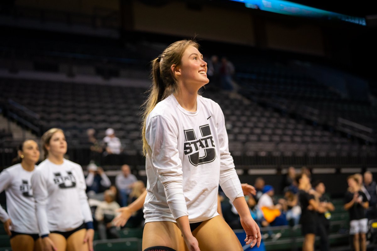 USUVolleyball's tweet photo. it's showtime ✨

#AggiesAllTheWay https://t.co/R4kXL8Aln3
