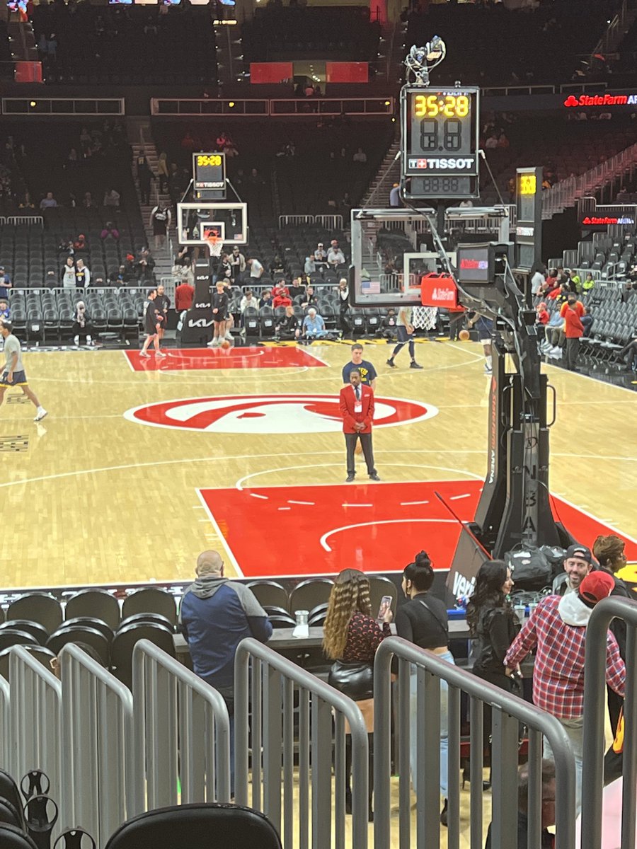 A_Turner70's tweet photo. Let’s go Hawks!!! https://t.co/iA5s8AMd3H