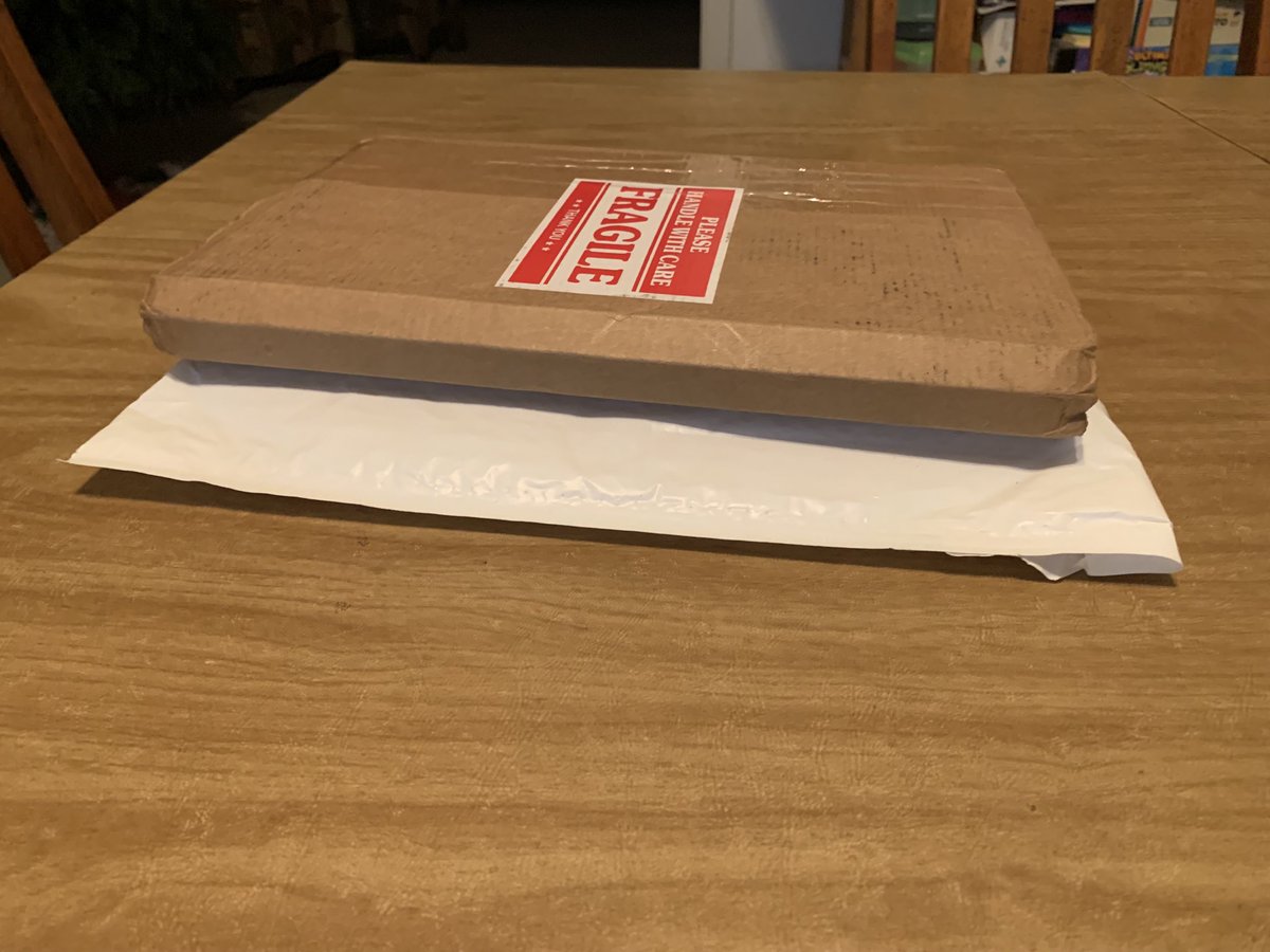 comicfoil's tweet photo. #MailCall today #GotComics 
Came home from my out of town meeting to two packages waiting. Nothing high dollar but still nice to see. https://t.co/Ehv7HYAkG1
