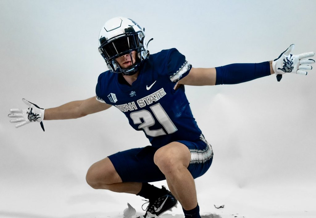 Arrived in Logan for my OV!!🔥🔥 #AggiesAllTheWay <a href="/USUFootball/">USU Football</a> <a href="/CoachBanda/">Ephraim Banda</a> <a href="/CHbanderson/">Blake Anderson</a> <a href="/AlphaRecruits15/">Will Snowden</a> <a href="/LehiFootball/">Lehi Football</a> <a href="/BrianPhillipsa1/">BrianPhillips@aggies22</a>