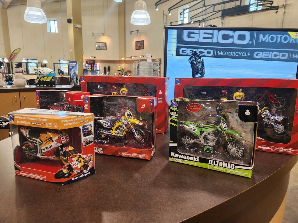 CWA_Athens's tweet photo. Aside from a superb inventory of motorsports vehicles to choose from, we also carry all sorts of goodies that would make great gifts for the riders (and future riders) in your circle of family and friends. 
Swing by and we'll even help you find that perfect gift!
#athensga https://t.co/xsfqQIebqy
