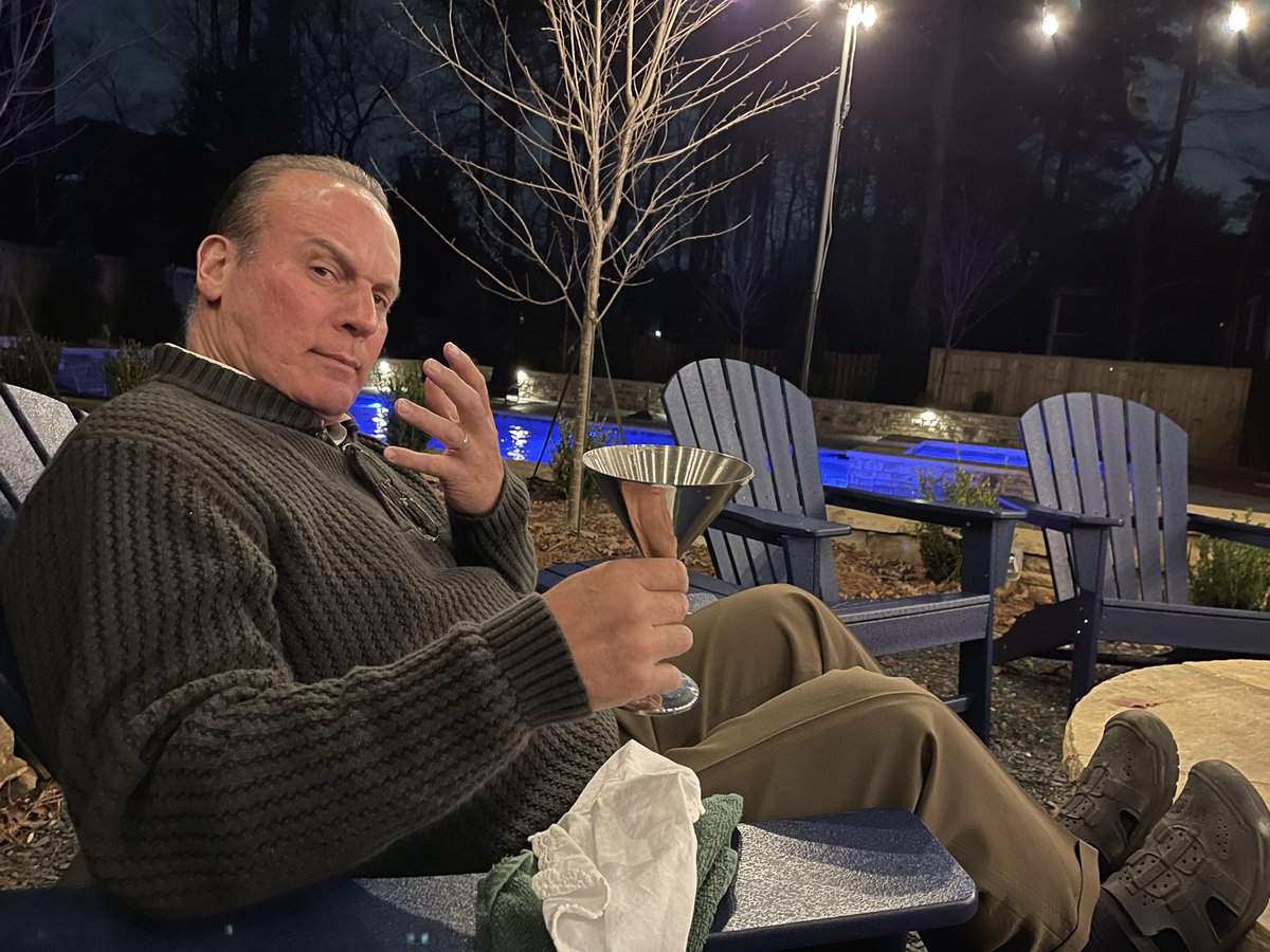 KRODTV5's tweet image. #High5Sports Cheers from my retirement!  Miss you all!
Always #InYoFace #fox5news #fox5sports @Cody_Fox5 @Justin_FOX5 @thekellyprice @DjShockley3 @russfox5 @CourtneyDBryant @DavidChandley @ChristineOnTV @TomHaynesFox5 @Claire_FOX5 @BrookeZaunerTV @ClaudiaKellyB @BuckFOX5