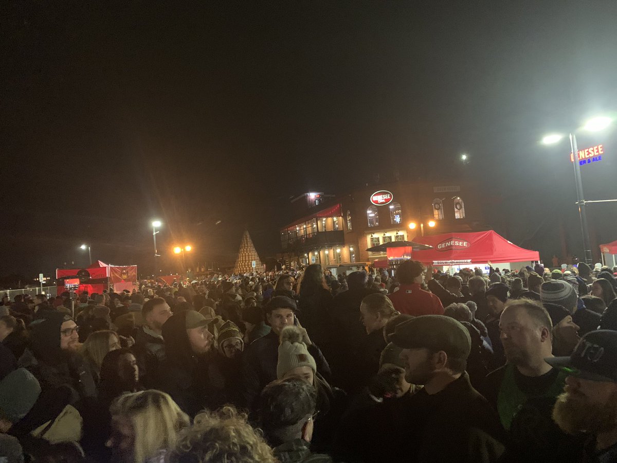 Fortissimona's tweet photo. We out here #KegTree @GeneseeBrewery https://t.co/HLkFec1CVf