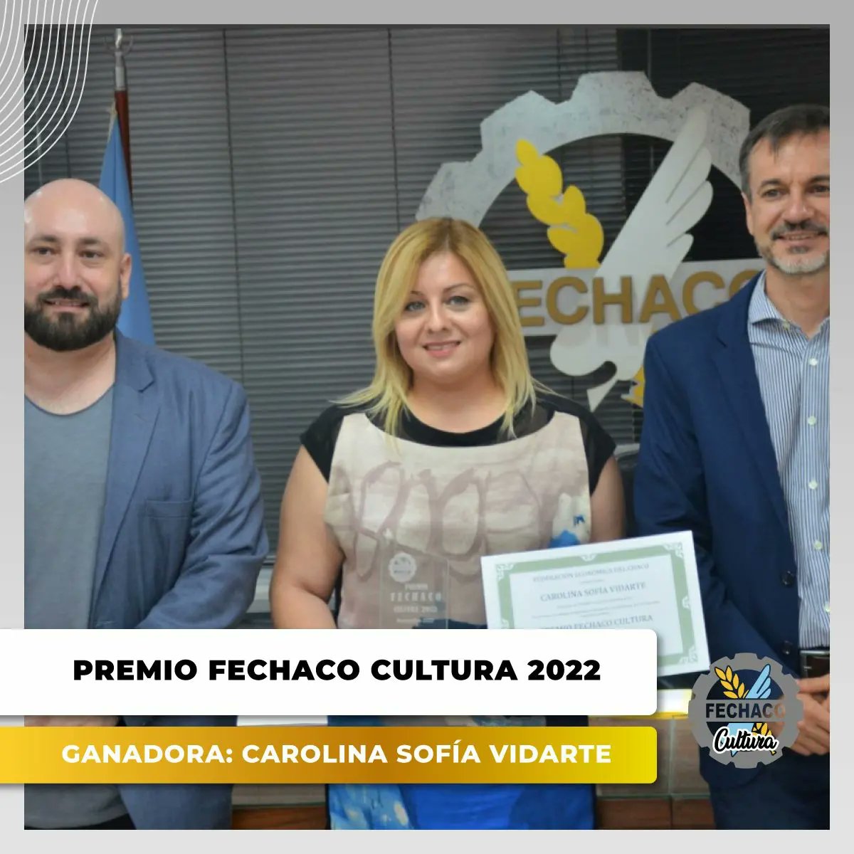 CAROLINA VIDARTE ES LA GANADORA DEL PREMIO FECHACO CULTURA 🏆

En la 1º edición del Premio #FECHACOCultura, la cantante Carolina Vidarte resultó premiada por su trayectoria como compositora y música🎼🎤, siendo una pieza fundamental para el mejoramiento de las comunidades.