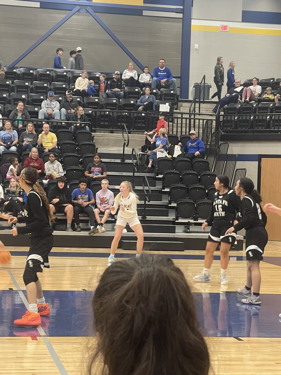 ok_royallegacy's tweet photo. It was good to see @Lily7anderson ball out tonight @OklahomaAcesGBB . #hooper #justusaces #alwaysfam https://t.co/IKmaBKZ7dt