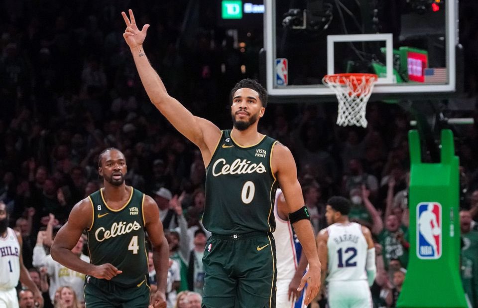 ObsNBAFacts's tweet photo. Fact #134: Every total stat @jaytatum0 is top ten in, this season:

- 1st +/- : 198 (2nd is Jokic 173)
- 3rd PTS: 664
- 4th FGM: 216
- 4th FTM: 158
- 4th Wins: 17
- 5th 3PM: 74
- 9th MP: 770.1

Season Avgs: 31.6, 7.8, 4.5, .9 STL, 1.1 BLK, on 48.8 FG%

Is this his MVP year? https://t.co/sx2dOjEBKp