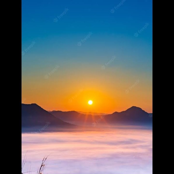 Biagarotacrista's tweet photo. Ele não errou quando te escolheu
E não desistiu do que te prometeu
E por mais que as circunstâncias digam *não
Ele continua sendo Deus
O cenário não muda os planos de Deus
A realidade diz que é pra desistir
Mas quando ele entra em cena tem recomeço onde era o fim
#Jesusteama ♡ https://t.co/dYKSWXpXOC