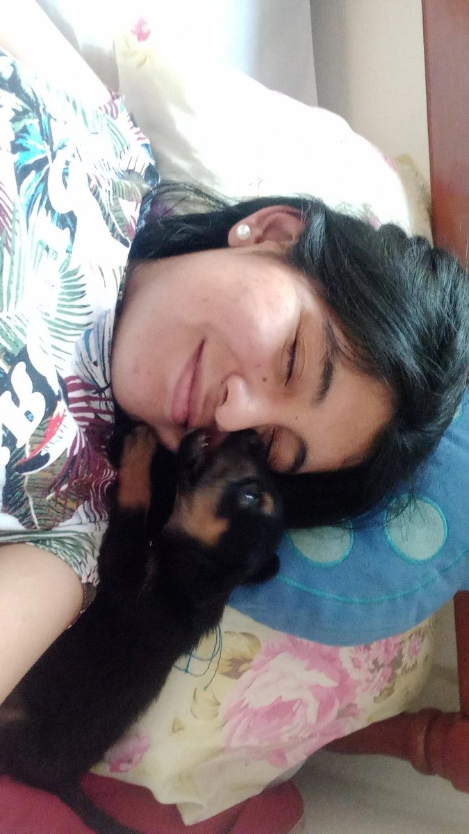 roobarrios9's tweet photo. Hoy cuando llegué a casa me di cuenta de lo afortunada que soy de tenerte ❤️ https://t.co/xXPzDJX5SH